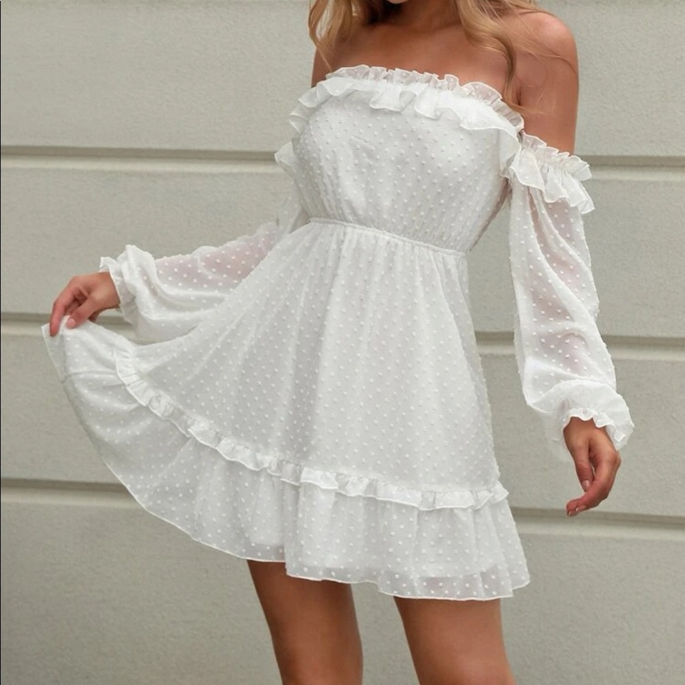 💖 Off Shoulder Dot Chiffon White Dress